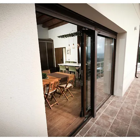 La Canciella De Chalé Mijares (Castile and Leon)