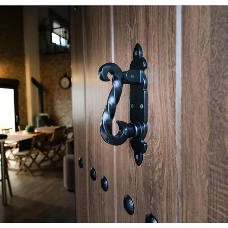 La Canciella De Chalé Mijares (Castile and Leon)